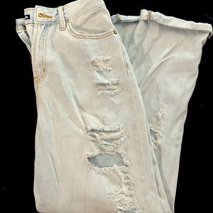 BRAND NEW FASHION NOVA Distressed Boyfriend Jeans